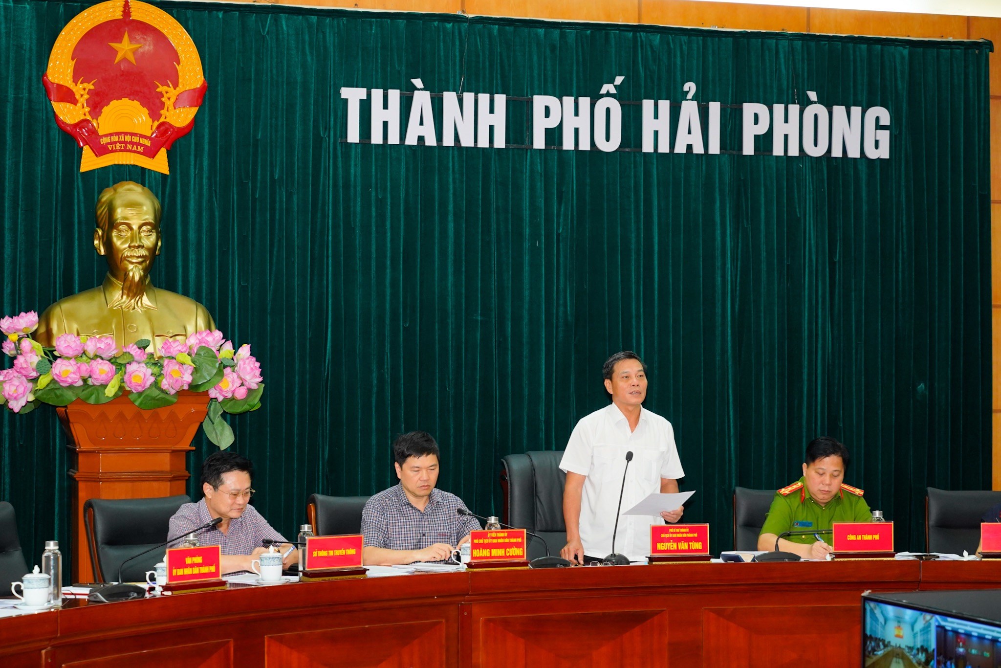 Quyết liệt đẩy nhanh tiến độ kích hoạt tài khoản định danh điện tử